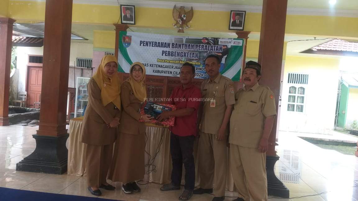 Penyerahan bantuan peralatan dan pelatihan perbengkelan